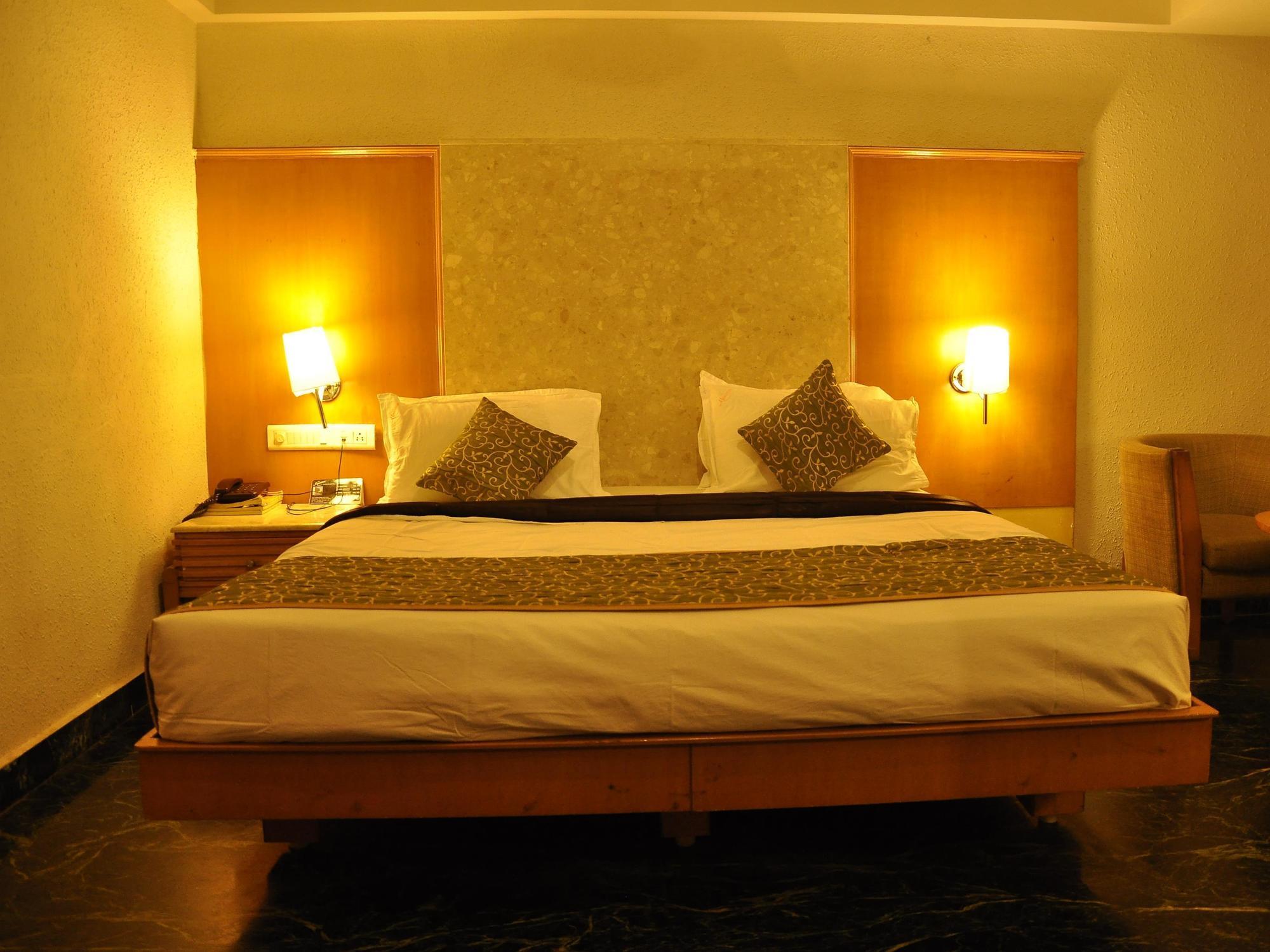 Vijayawāda Hotel Manorama מראה חיצוני תמונה