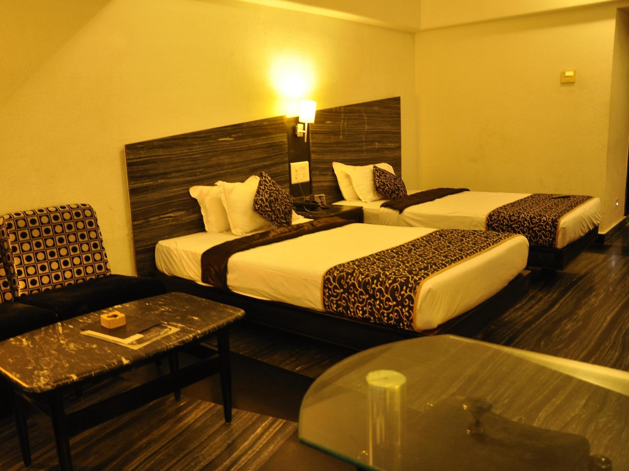 Vijayawāda Hotel Manorama מראה חיצוני תמונה